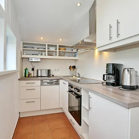 Apartmenthaus Bull 6 * Kuehlungsborn