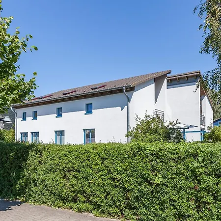 Apartmenthaus Bull 6 * Kuehlungsborn
